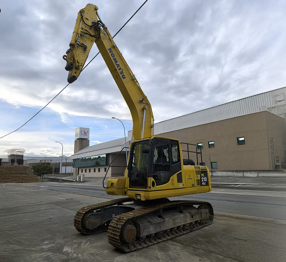EXCAVADORA KOMATSU PC210-8 NLC_01