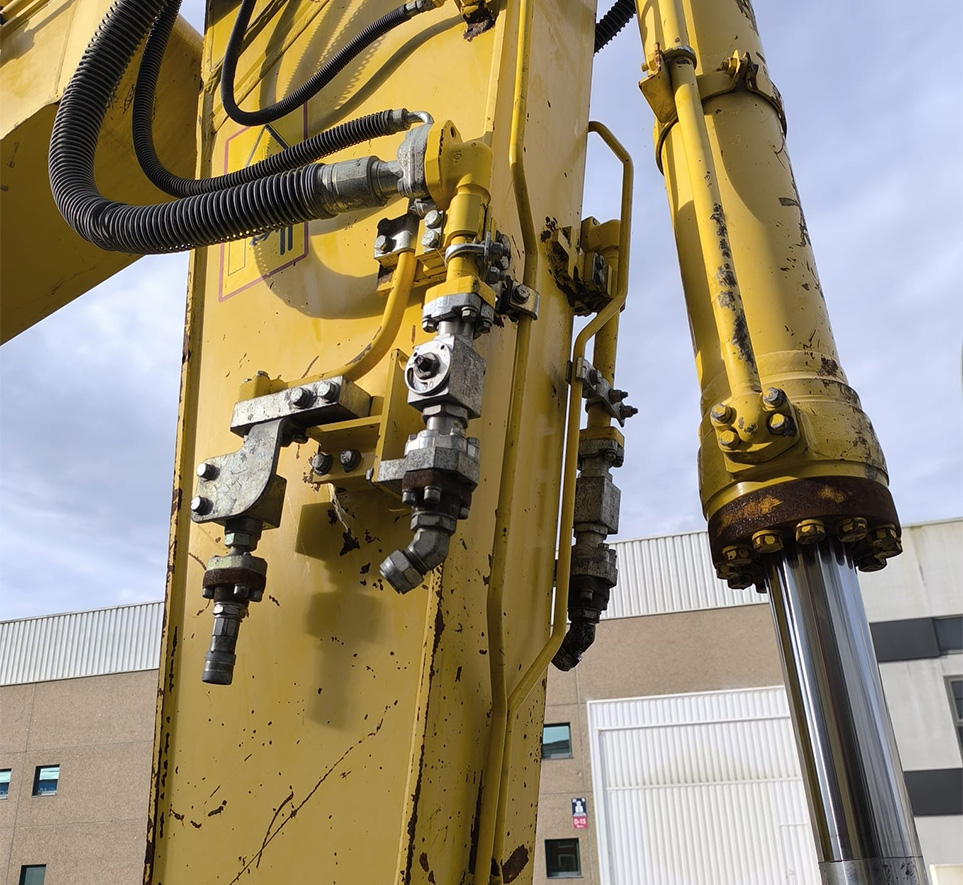 EXCAVADORA KOMATSU PC210-8 NLC_04